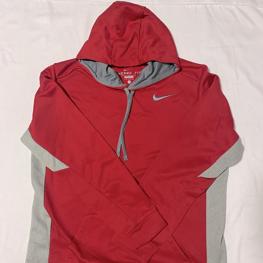 Men’s Nike size L, dri-fit red and gray sweatshirt like new
